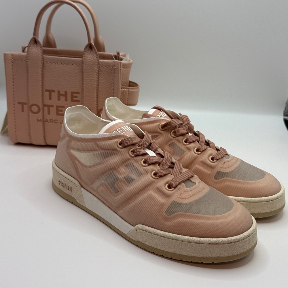 Fendi Women's Blush Sneakers size 39 fit for 9 US - Picture 3 of 7